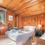 Montblanc Alpine & Sauna Retreat - Happy Chalet Chamonix