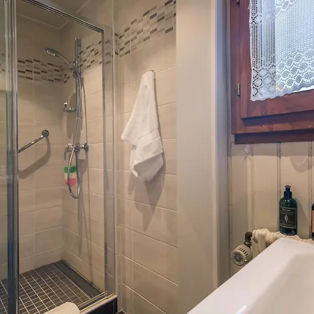 シャレー Montblanc Alpine & Sauna Retreat - Happy